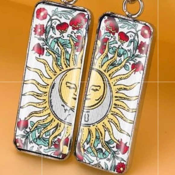 ⭕️ BOGO FREE⭕️ The Sun tarot card earrings / NWOT - Picture 2 of 5